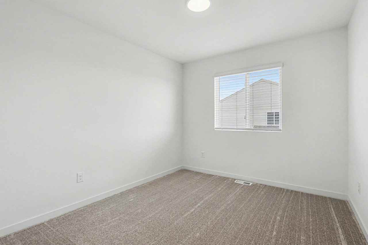 1875 1875 Kingfisher Circle - Photo 6 of 25