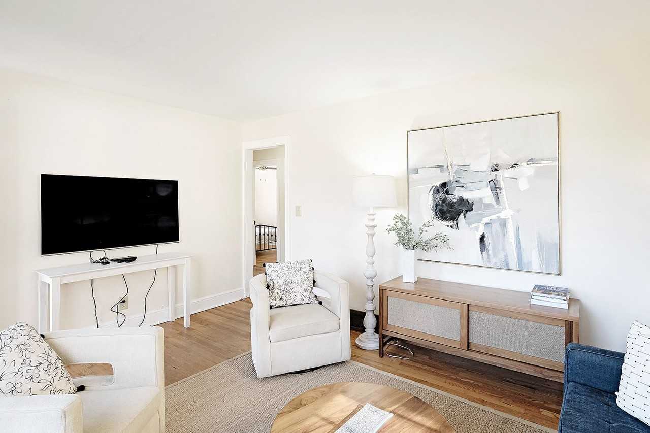 1212 Meriwether St - Photo 2 of 23