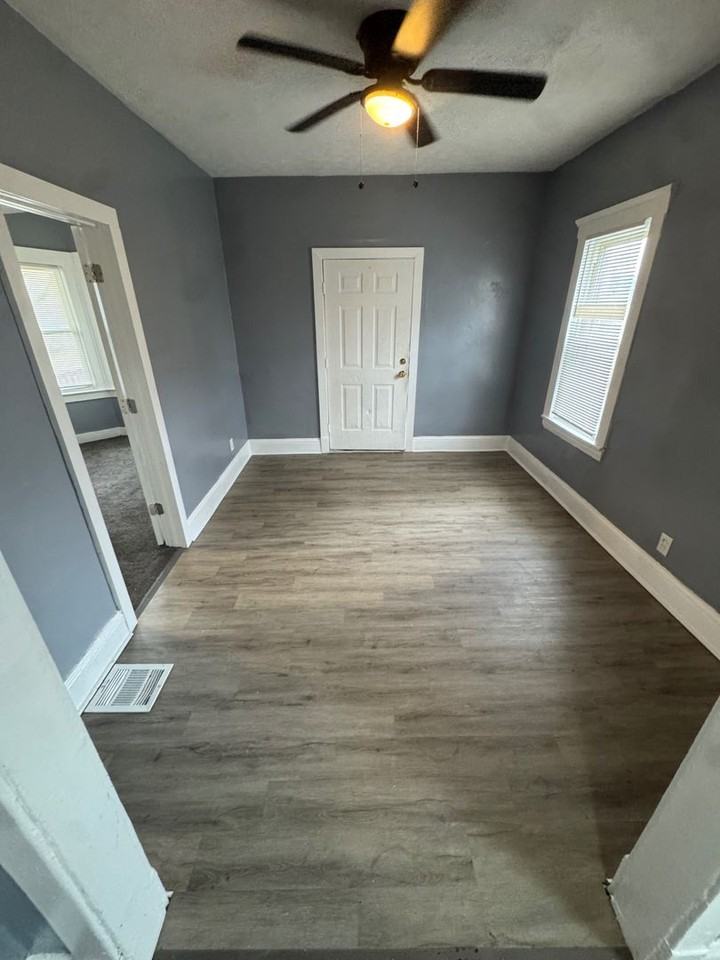 3668 W 48th St - Photo 5 of 47