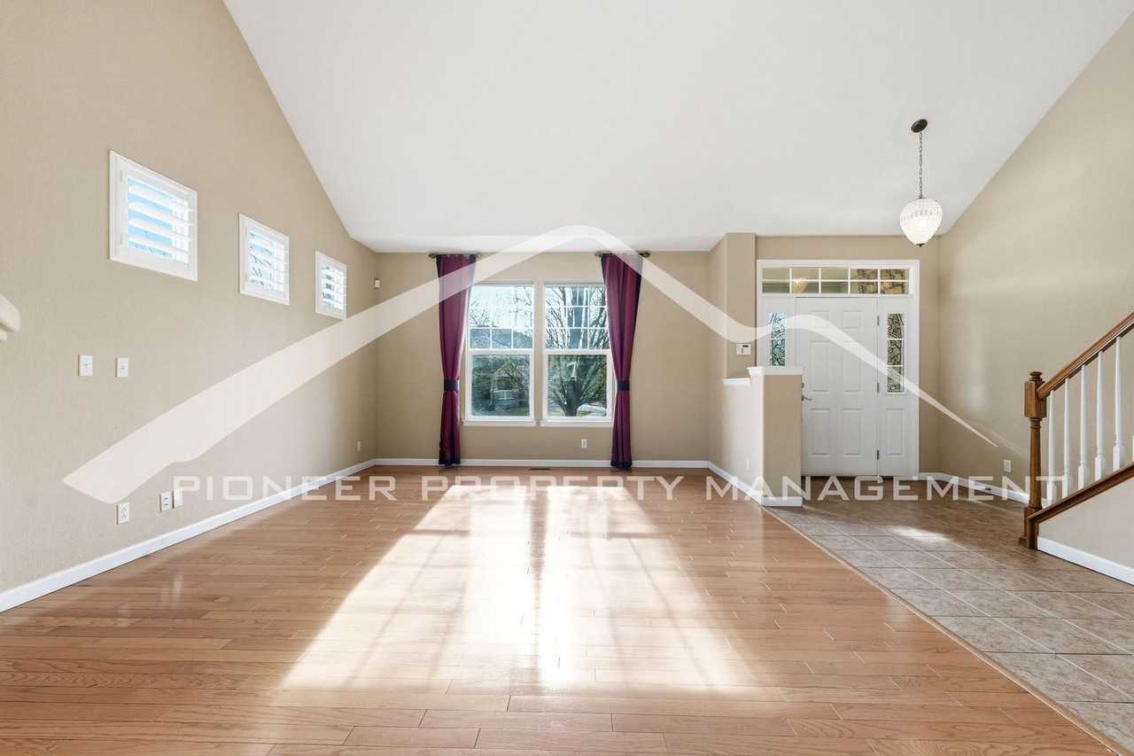 12903 Harmony Pkwy - Photo 2 of 29