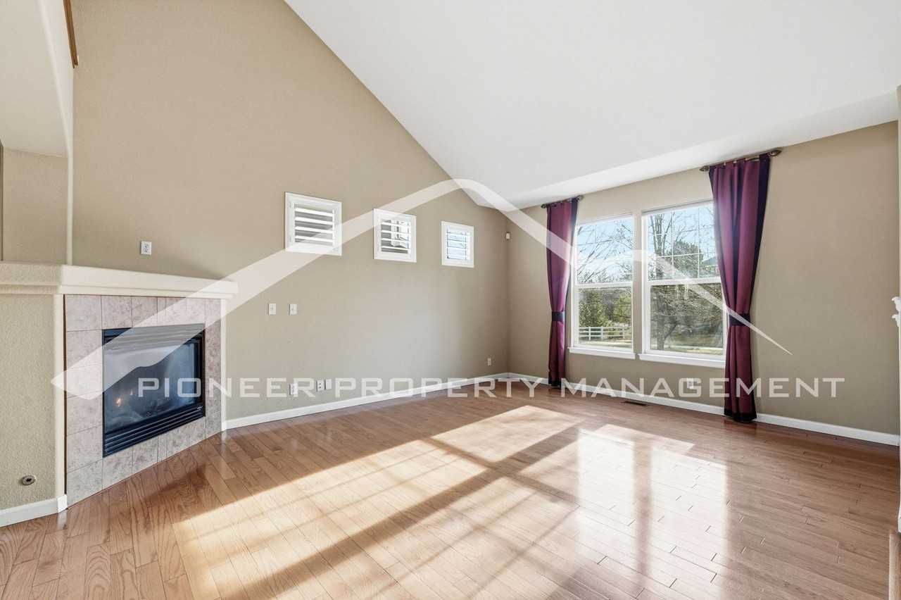 12903 Harmony Pkwy - Photo 3 of 29