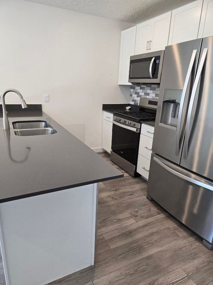 8512 W Cordero Dr - Photo 3 of 21