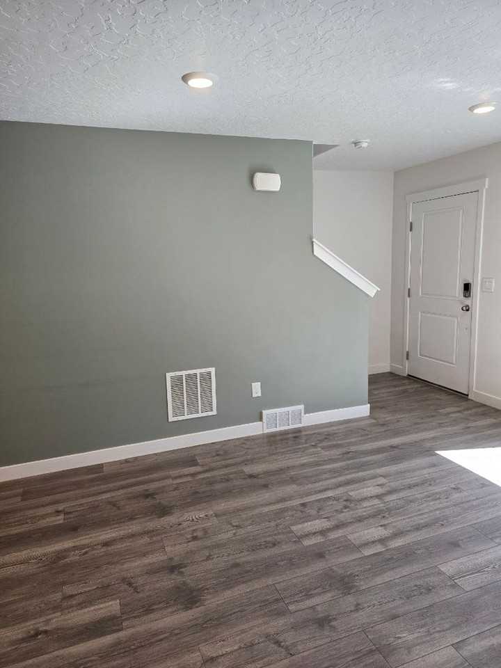 8512 W Cordero Dr - Photo 4 of 21