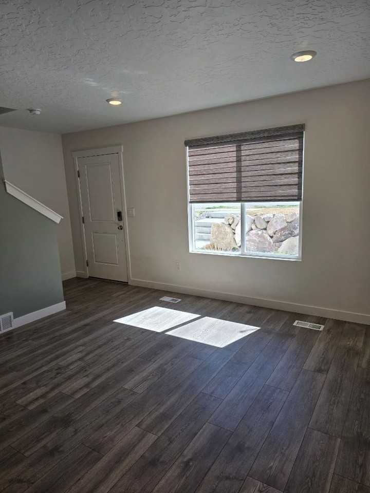 8512 W Cordero Dr - Photo 5 of 21