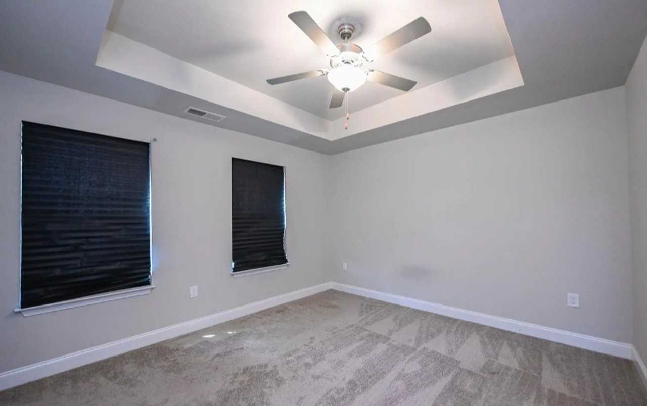 110 Wilbur St - Photo 5 of 8