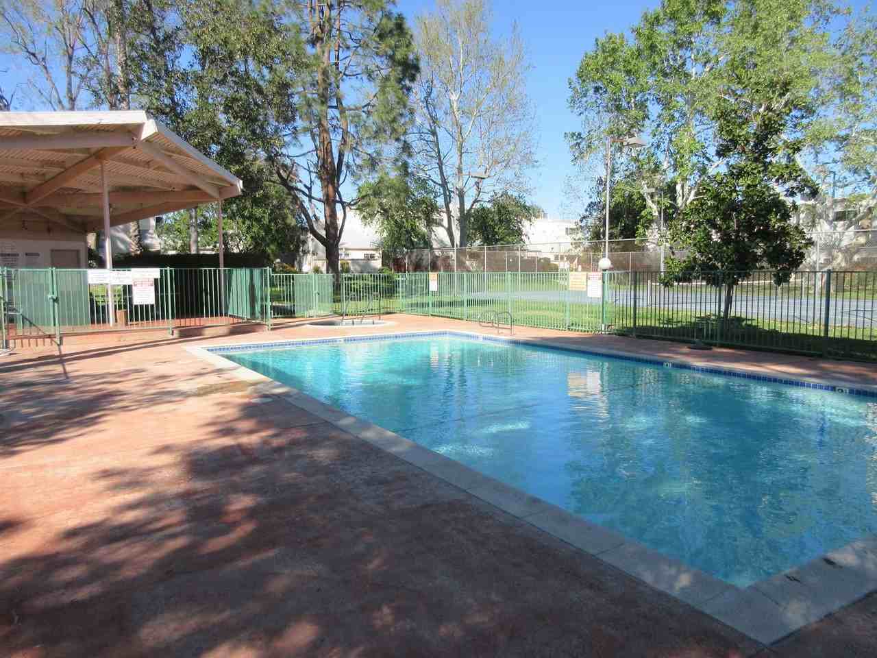 8865 Independence Ave - Photo 6 of 32