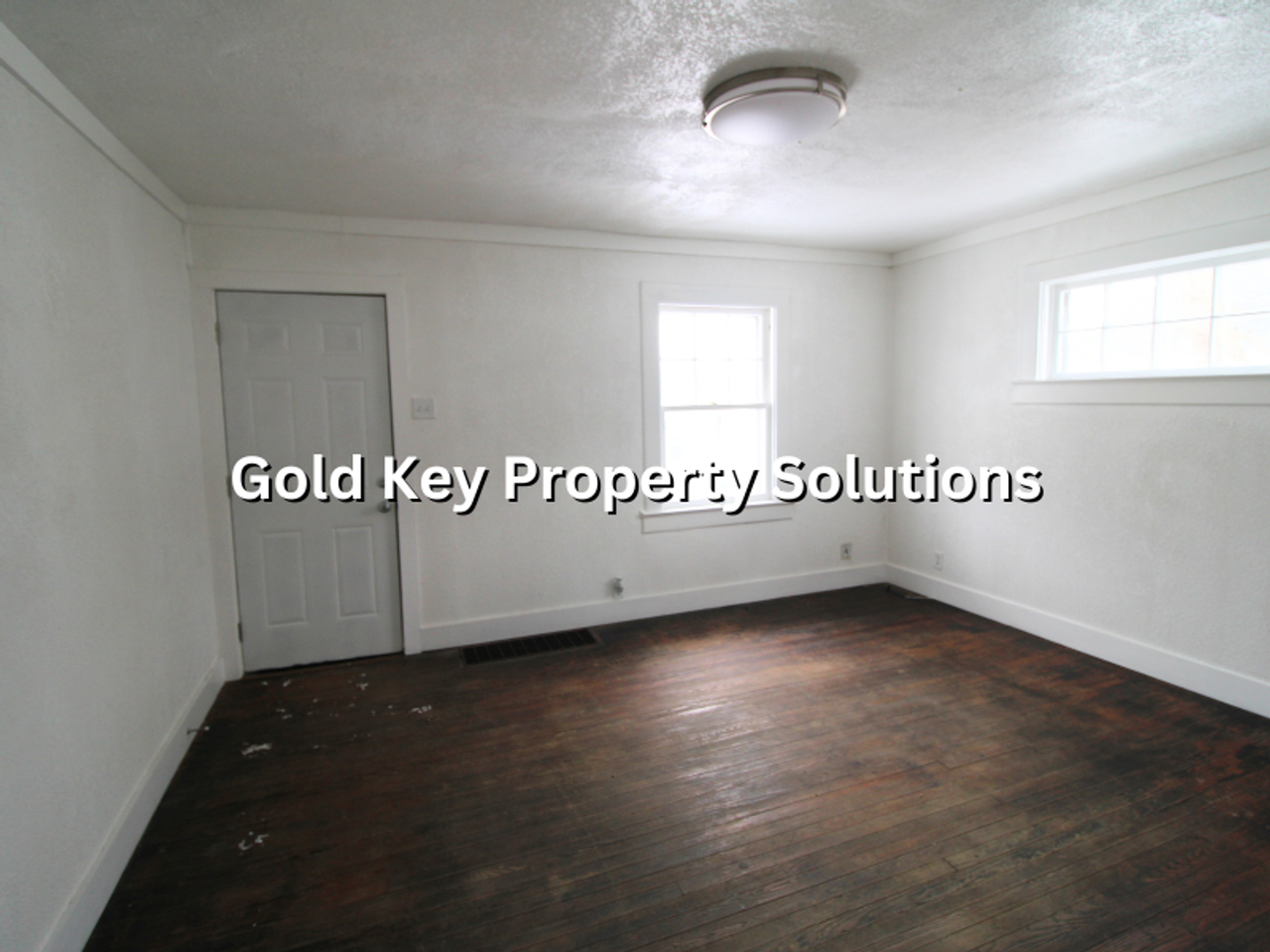 605 W 10th St - Photo 6 of 15