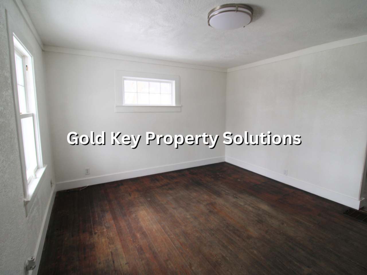 605 W 10th St - Photo 7 of 15