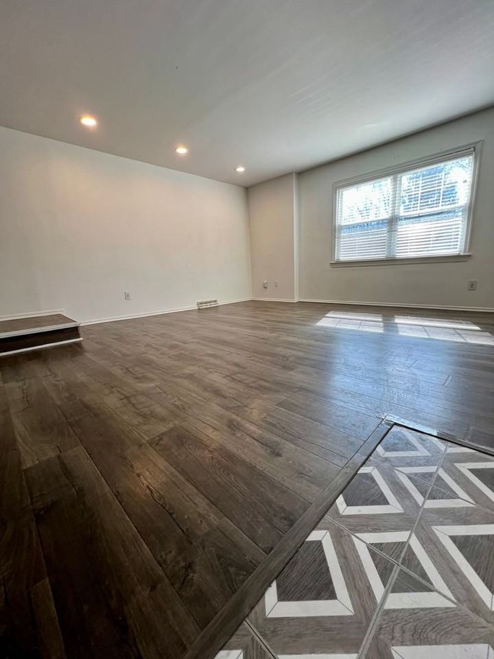 1313 Delmont Ave - Photo 3 of 36