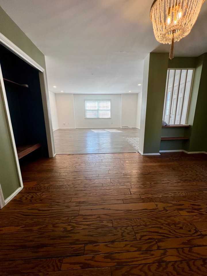 1313 Delmont Ave - Photo 6 of 36