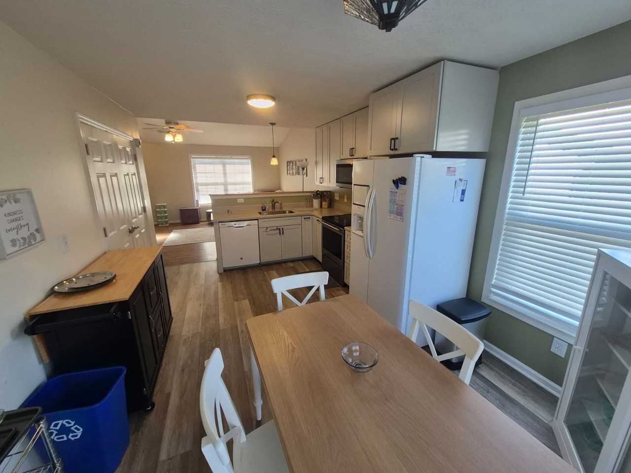 40 Nicole Dr - Photo 5 of 30