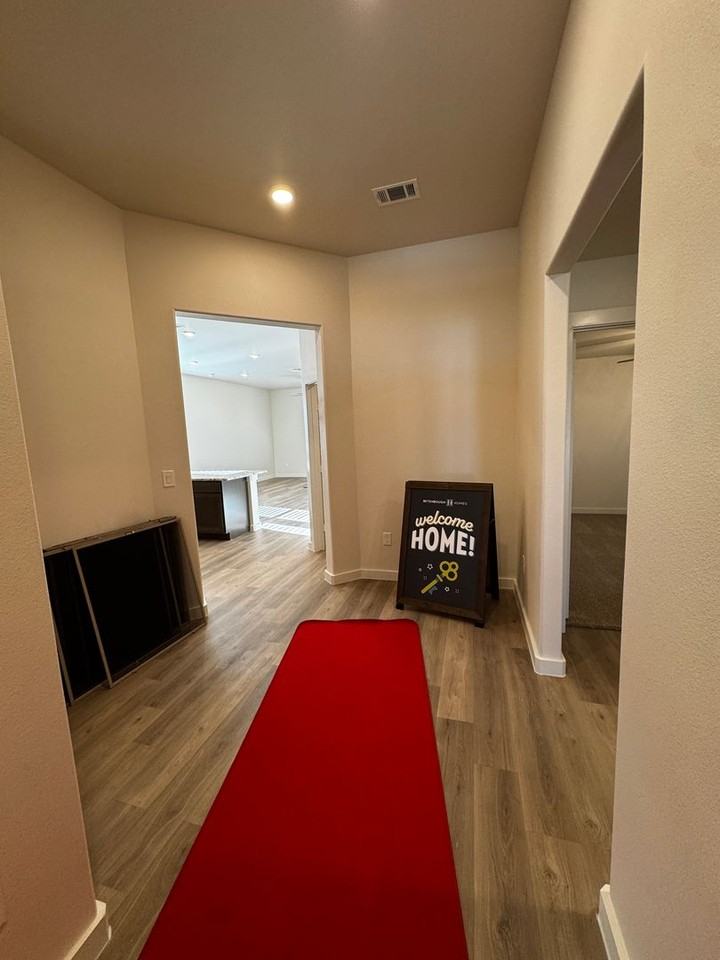 9805 Heartland Ave - Photo 4 of 22