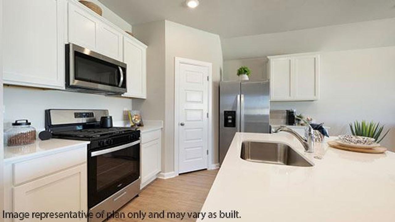 10300 Nw 28th Ter - Photo 3 of 15