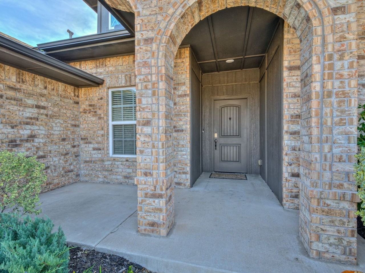 2980 Nw 184th Ter - Photo 2 of 44