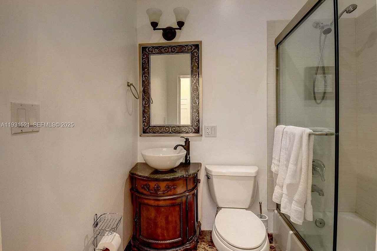 117 Nw 8th St - Photo 2 of 33