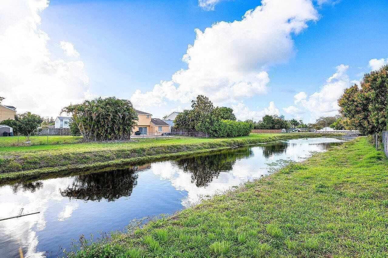 9507 Lake Serena Dr - Photo 2 of 27