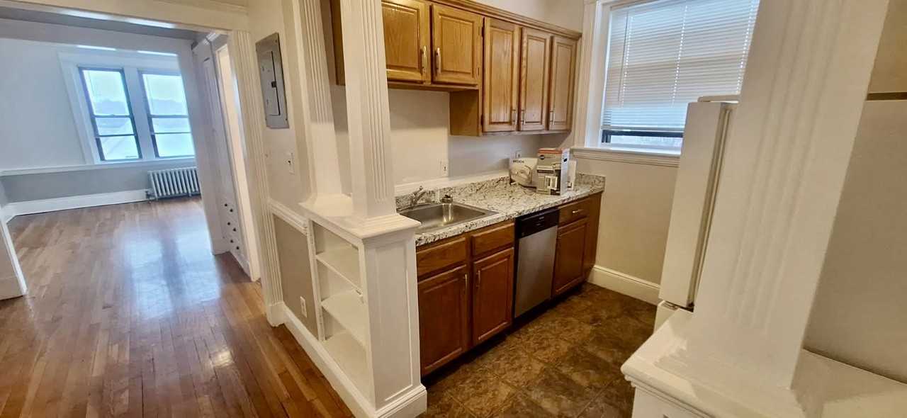 55 Lincoln St #45 - Photo 4 of 11