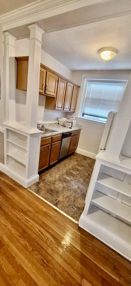 55 Lincoln St #45 - Photo 6 of 11