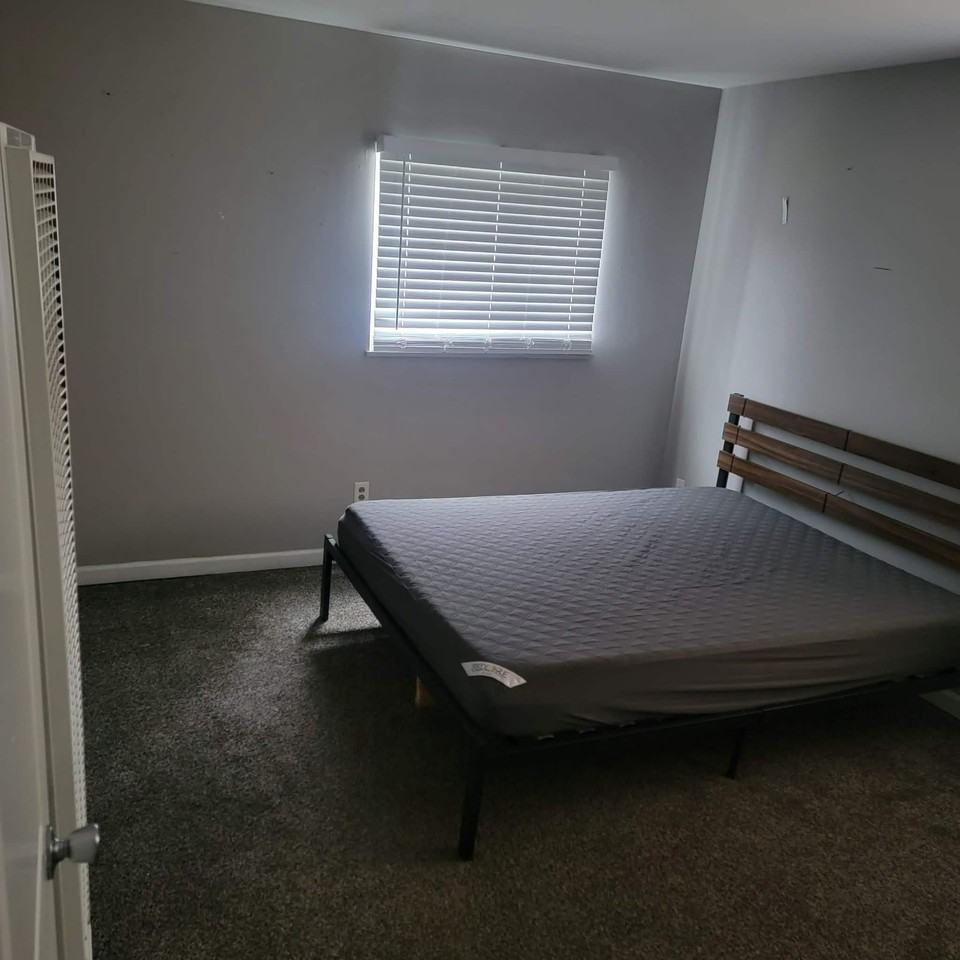 995 Forest St #B - Photo 3 of 7