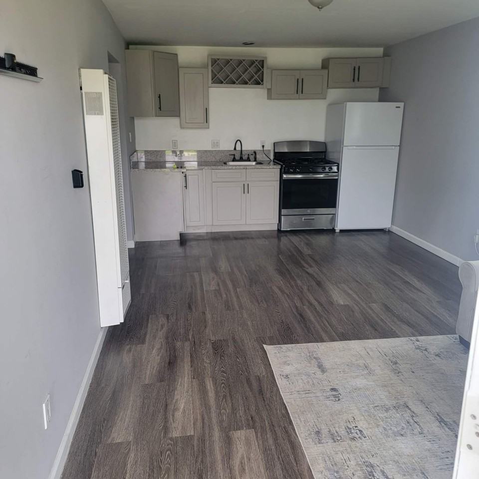 995 Forest St #B - Photo 5 of 7