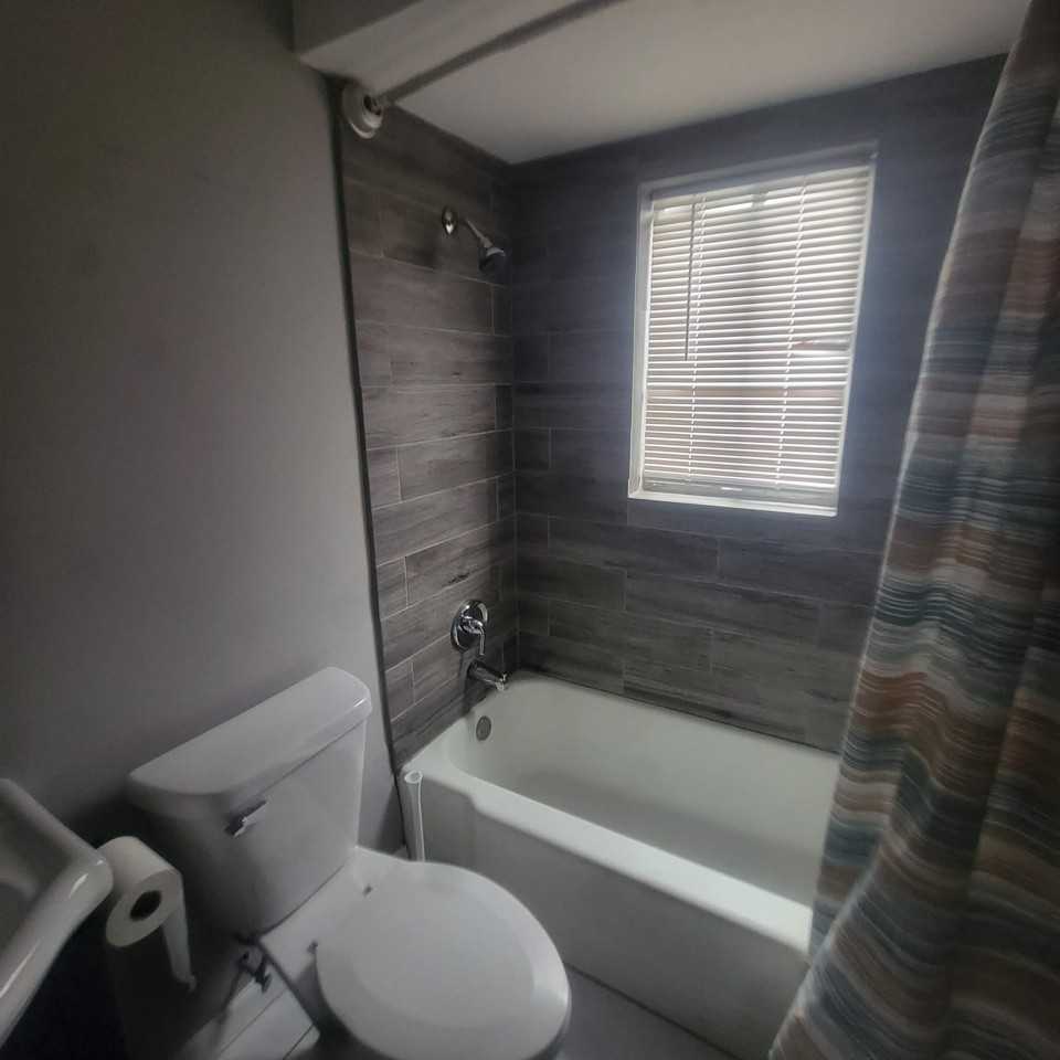 995 Forest St #B - Photo 7 of 7