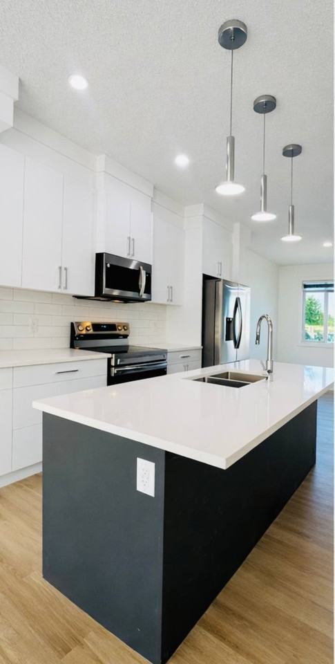 6626 42 Avenue - Photo 4 of 15