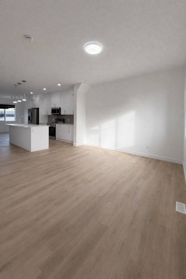 6626 42 Avenue - Photo 6 of 15