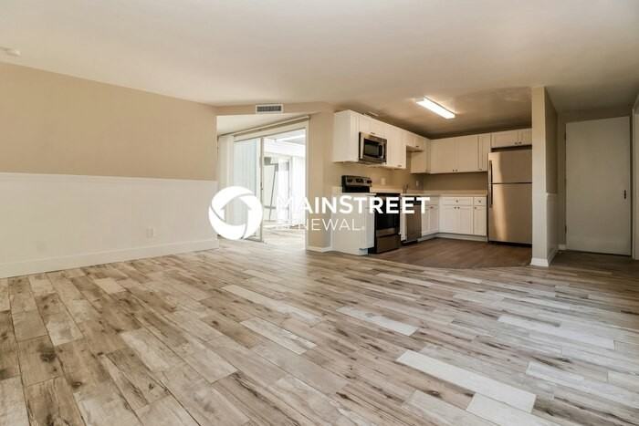 8020 Riverside Dr N - Photo 4 of 16