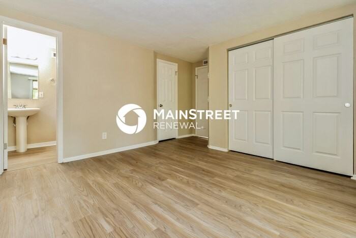 8020 Riverside Dr N - Photo 7 of 16