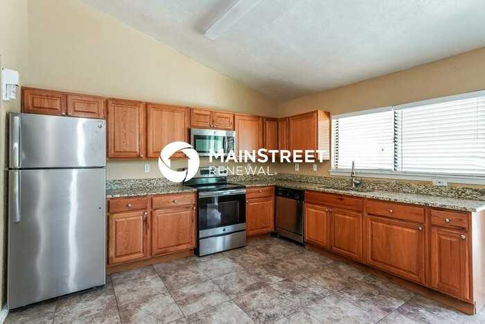 508 Nora Ln - Photo 5 of 17