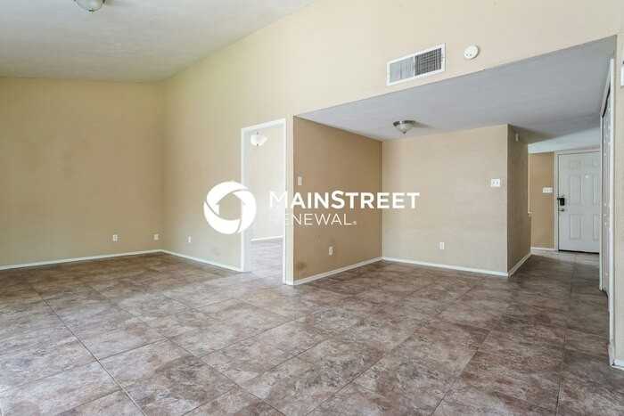 508 Nora Ln - Photo 7 of 17