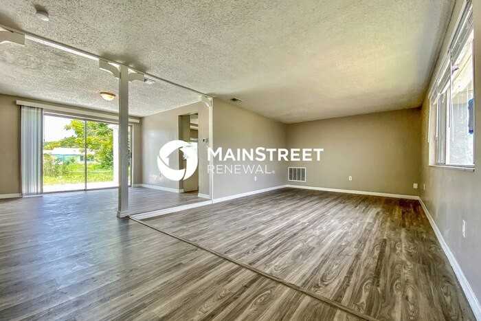 3639 Rock Royal Dr - Photo 3 of 15