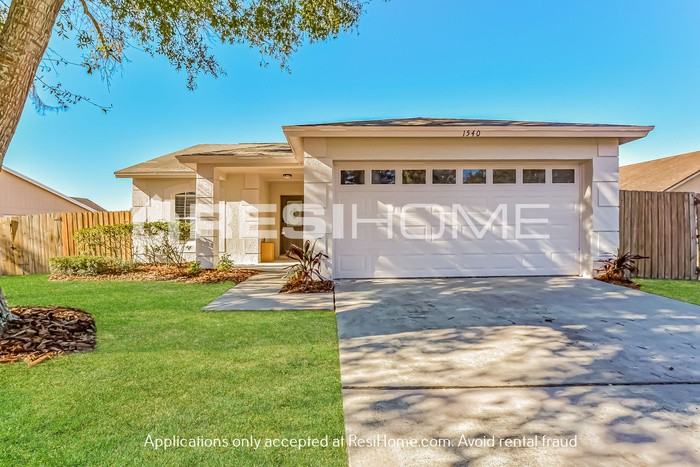 1540 Oak Hill Trl - Photo 2 of 20