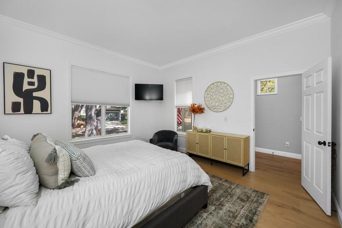 2808 Southpointe Ln - Photo 4 of 50