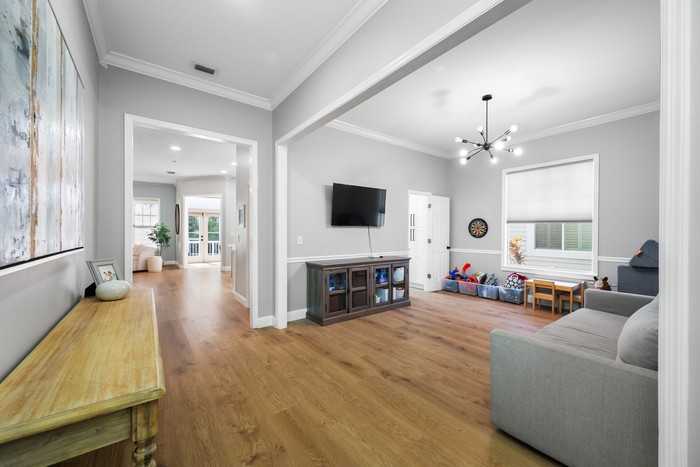 2808 Southpointe Ln - Photo 6 of 50