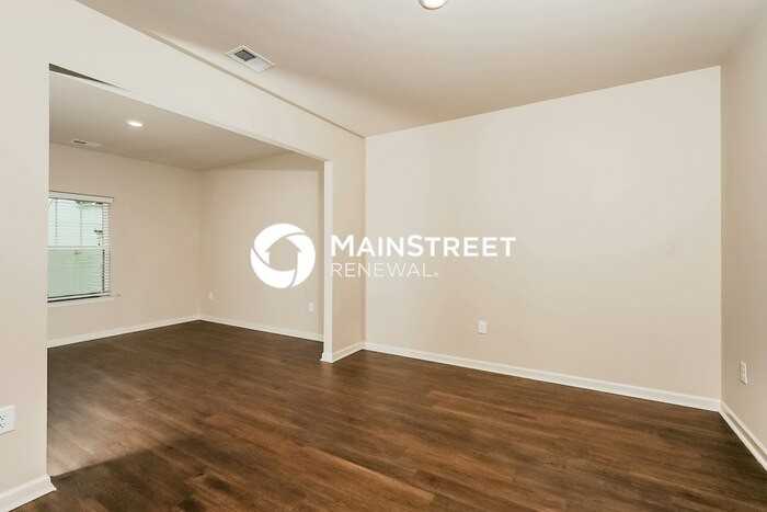 524 Clover Cir - Photo 5 of 17