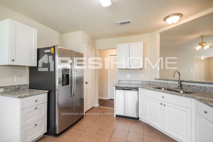 815 Richcrest Dr - Photo 3 of 23