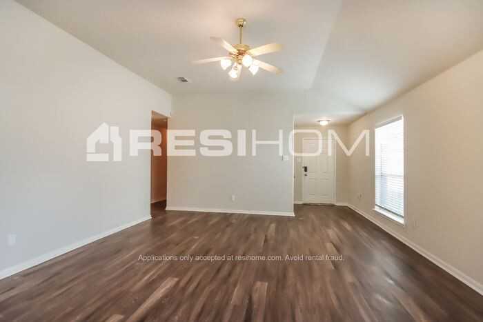 815 Richcrest Dr - Photo 7 of 23