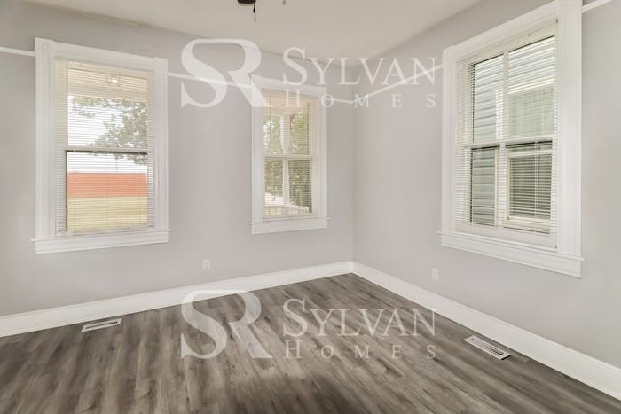 512 Yorktown Ave - Photo 3 of 16