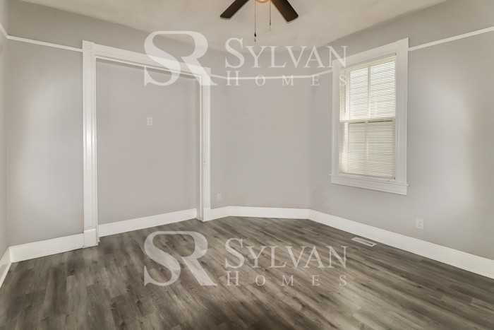 512 Yorktown Ave - Photo 4 of 16