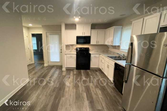 1451 Maxwell Cir - Photo 4 of 17