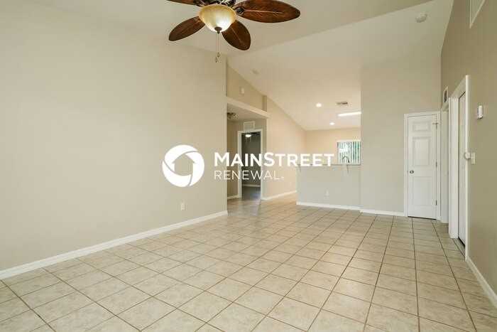 2619 Nw 11th St - Photo 3 of 16