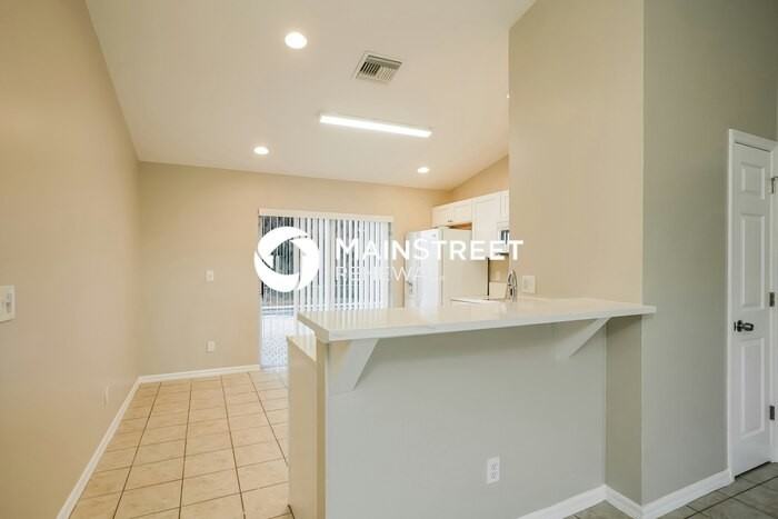 2619 Nw 11th St - Photo 7 of 16