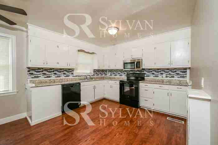 332 Claremont St - Photo 5 of 16