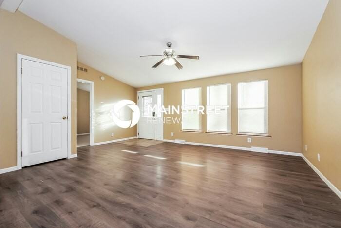 1709 Lexington Rd - Photo 4 of 22