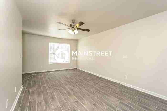 1111 Maury Ln - Photo 4 of 16