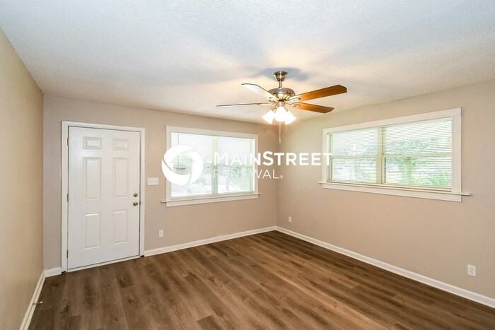 4710 Herta Rd - Photo 4 of 16