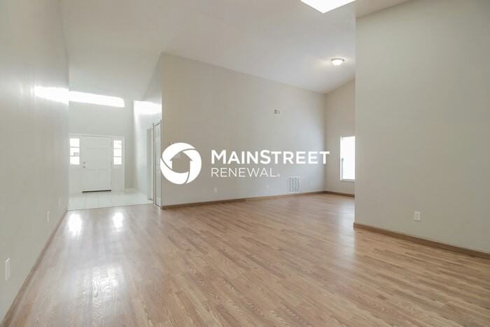 1066 Covington St - Photo 2 of 16