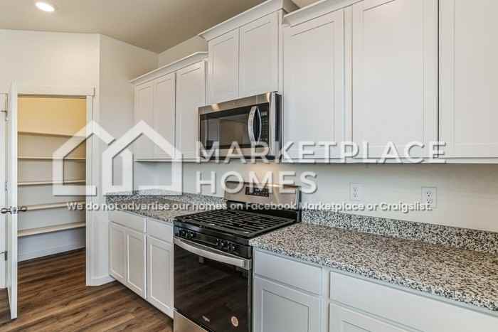 127 66th Ave - Photo 6 of 31