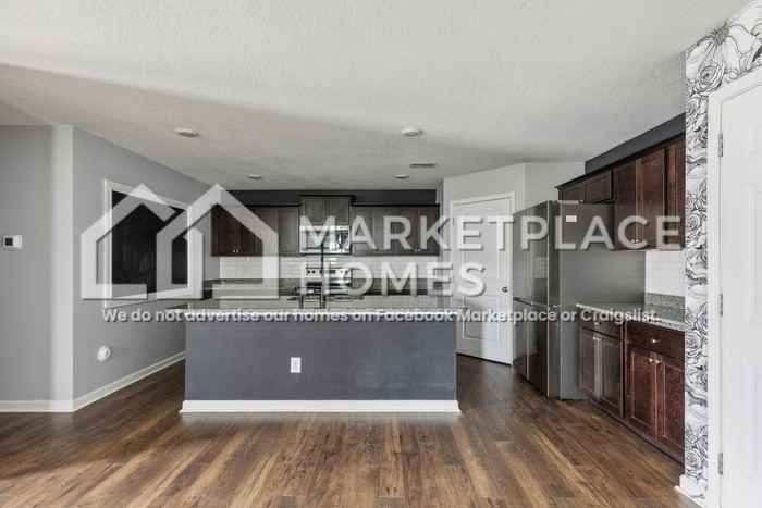 216 Belle Ct - Photo 6 of 30